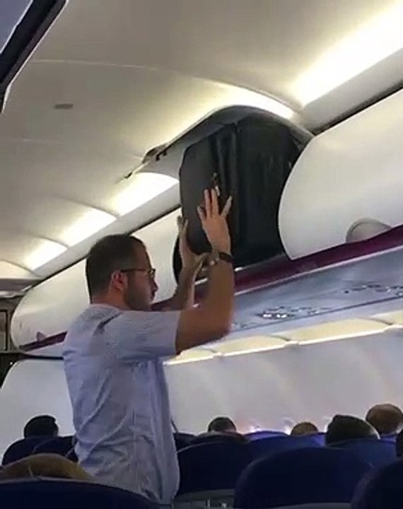 Un passager d'un avion sans aucune logique...