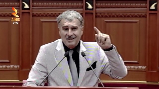 Kujtim Gjuzi mesazh Metës nga Kuvendi President ke vetëm një shans Jep dorëheqjen