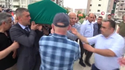 Babadan oğluna son bakış...Kazada ölen zabıtaya son görev