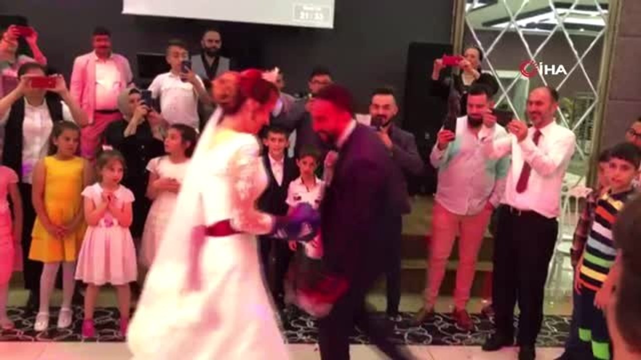 Kick-Boks Dünya ve Avrupa Şampiyonu, düğünü bırakıp gelinle boks yaptı