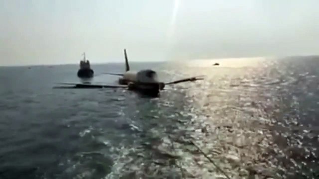 Un Boeing 747 plongé dans l'eau pour un parc d'attraction à Dive Bahrain