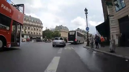 Régis scooteriste vs Passage piéton