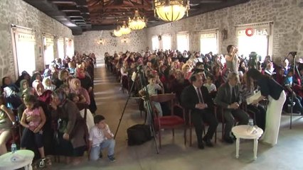 Altındağ'da okuma yazma öğrenen kadınlara sertifika verildi