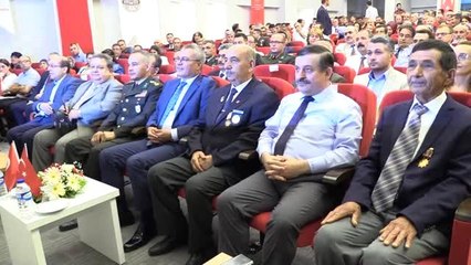Manisa'da Kıbrıs gazilerine berat ve madalya