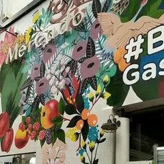 BigBang recorrió el Mercado de San Nicolás