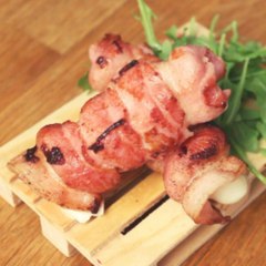 Sticks de mozzarella enroulés de bacon