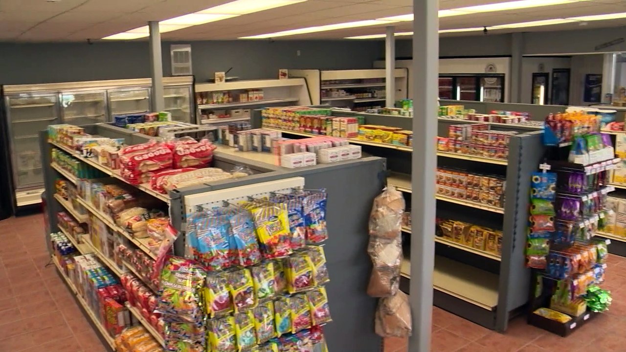 L'épicerie de PetiteRivièreSaintFrançois finalement rouverte Vidéo