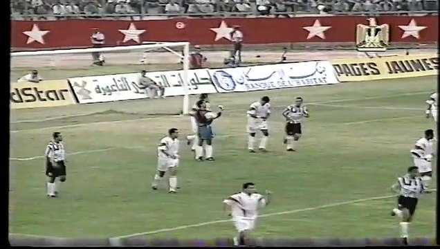 الشوط الاول مباراة الصفاقسي التونسي و الزمالك 1-0 ذهاب نصف نهائي دوري ابطال افريقيا 1996