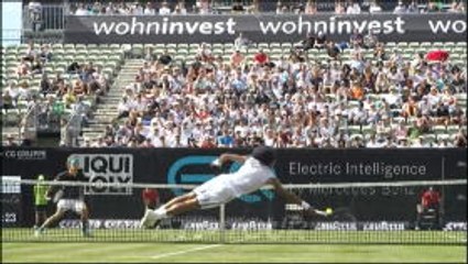 Brown stuns Zverev in Stuttgart