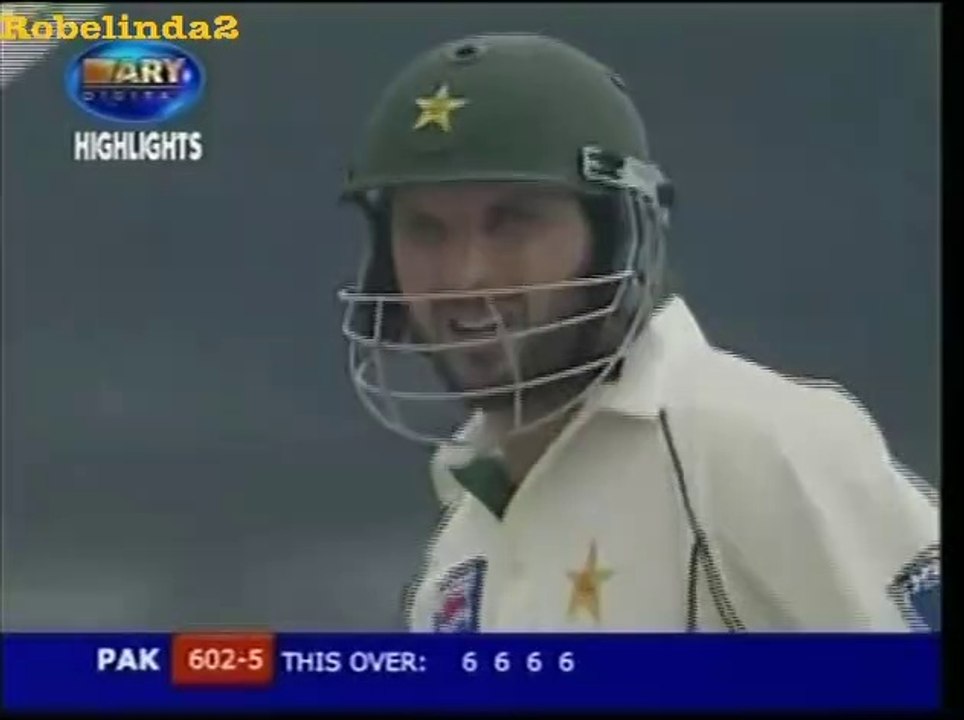 Shahid_Afridi_103_vs_India_7_SIXES!_1st_test_2006