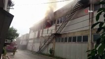 Pendik Kurtköy’de köpük imalatı yapan bir fabrikada yangın çıktı. 1 kişinin yaralandığı yangına itfaiyenin müdahalesi sürüyor