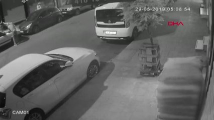 İSTANBUL- GAZİOSMANPAŞA'DA AKÜ ÇALAN 4 KİŞİ YAKALANDI