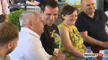 Report TV - Batuta e qytetarit për Metën që shkriu së qeshuri Ramën dhe Veliajn