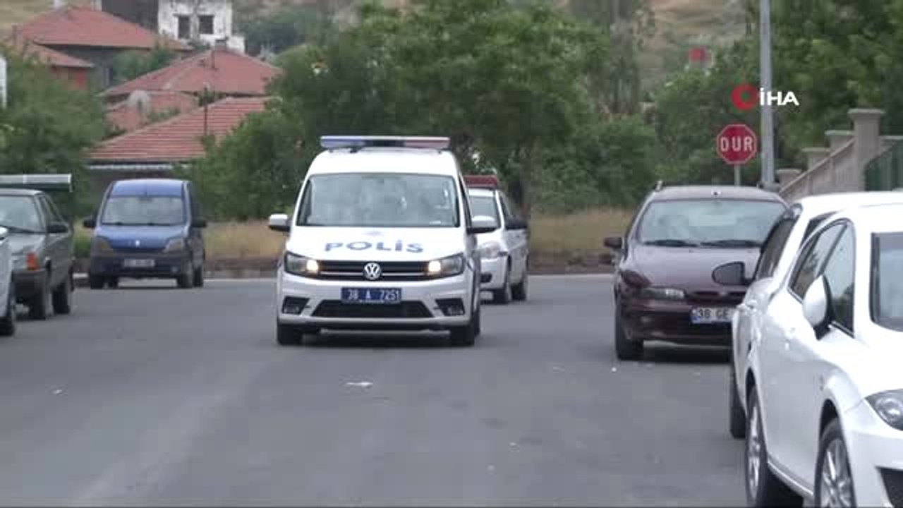 Kayseri Emniyeti şehidin emanetlerini karne gününde yalnız bırakmadı