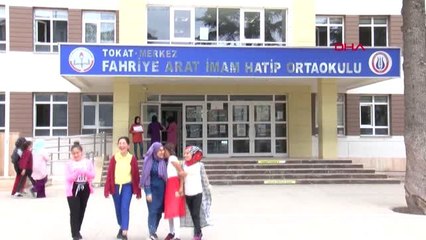 TOKAT Doğuştan iki kolu olmayan Nisanur'un karne sevinci