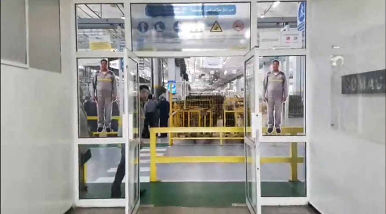 En direct. Conseil national de l'entreprise : visite de l'usine Somaca