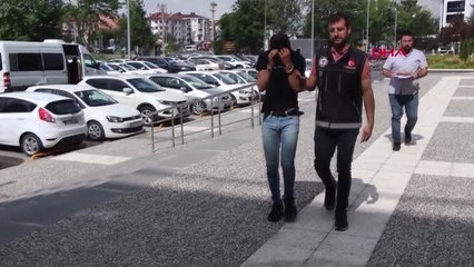 BOLU Otoyolda otomobili durduruldu, uyuşturucu haplarla yakalandı