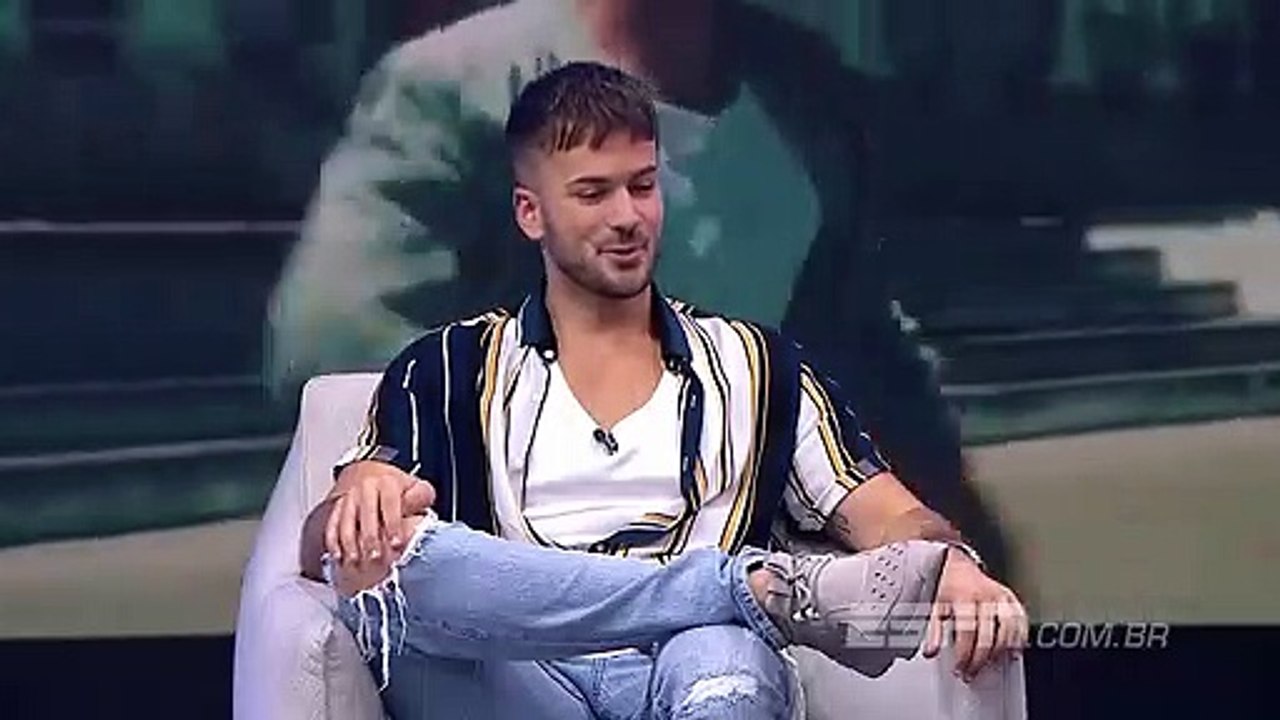 David Carreira em momento de vergonha alheia na TV brasileira