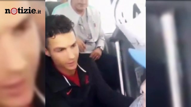 Cristiano Ronaldo cuore d'oro: ferma l'auto per dare un abbraccio | Notizie.it