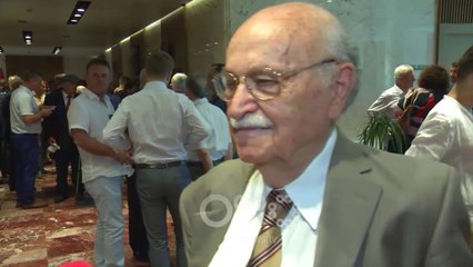 RTV Ora - Ish-kryeministri Meksi: Vendimet e Fletores Zyrtare, të detyrueshme për zbatim