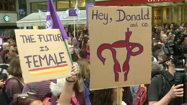 Женщины Швейцарии требуют гендерного равенства