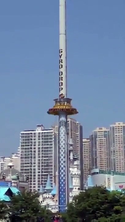 Le manège le plus extrème qui soit... Fou