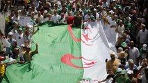 بالجمعة الـ17 للحراك الجزائري.. مظاهرات تطالب برحيل رموز النظام
