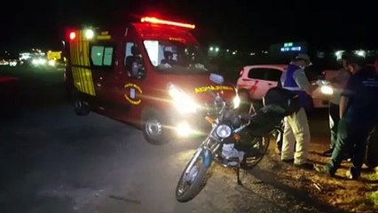 Jovem fica ferida após se envolver em colisão com carro e moto