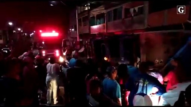Caminhão de lixo tomba e deixa dois feridos na Serra