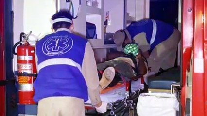 Adolescente fica ferido ao bater bicicleta contra carro