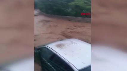 ISPARTA Sel, park halindeki otomobili sürükledi