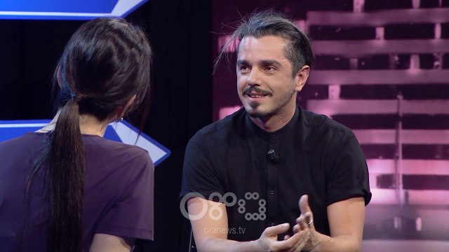 Mos i fol shoferit - Amos Zaharia zbulon përse zëvendësoi miqtë me librin