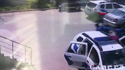 İSTANBUL- ATAŞEHİR'DE CEZAEVİ FİRARİSİ ELİNDEKİ BIÇAKLA YAKALANDI