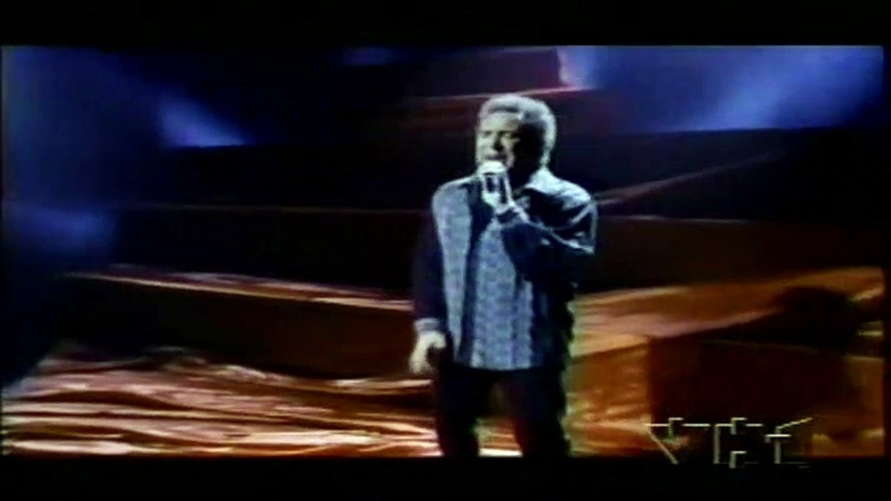 1993 "I Still Haven't Found What I'm Looking For" Tom Jones Live Cover Version
