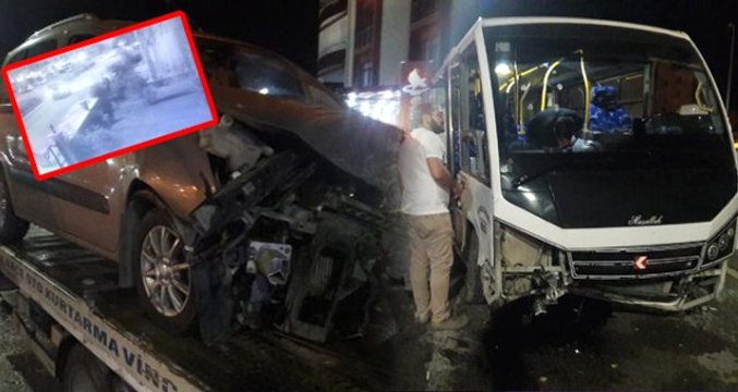 Yolcu minibüsü ile hafif ticari aracın çarpışması güvenlik kameraya yansıdı