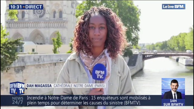 Une trentaine de personnes assisteront à une messe à Notre-Dame, équipés d'un casque de chantier
