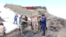 Vali Akbıyık'tan, 3 bin 450 rakımda görev yapan jandarmaya ziyaret - HAKKARİ
