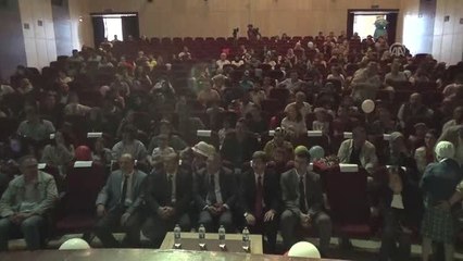 Kanser tedavisi gören çocukların karne sevinci