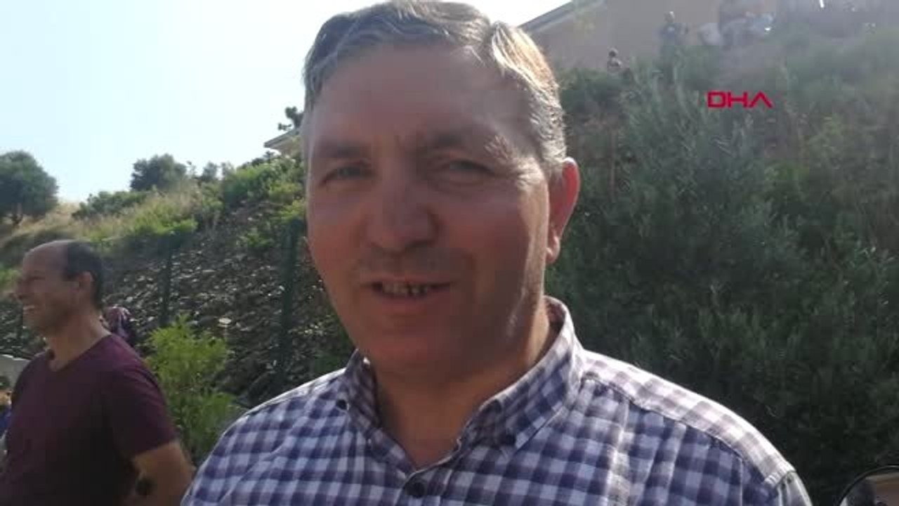 MERSİN Öğrenciler 30 derece sıcakta içeride veliler dışarıda ter döktü