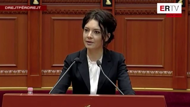 “ME HELMIN NË BARK” SPIROPALI ÇETA ME 4 VETË PO MINON DEMOKRACINË