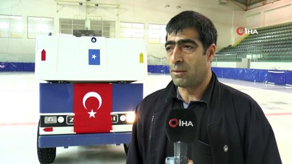 Dünyanın en ilginç mesleklerinden Zamboni operatörlüğünü 10 yıldır yapıyor