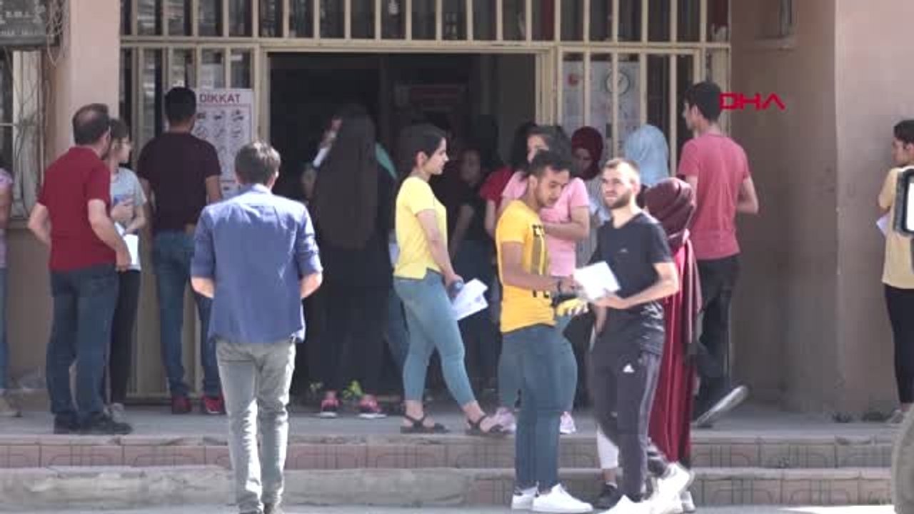 Hakkari'de sınava geç kalan 3 aday içeriye alınmadı