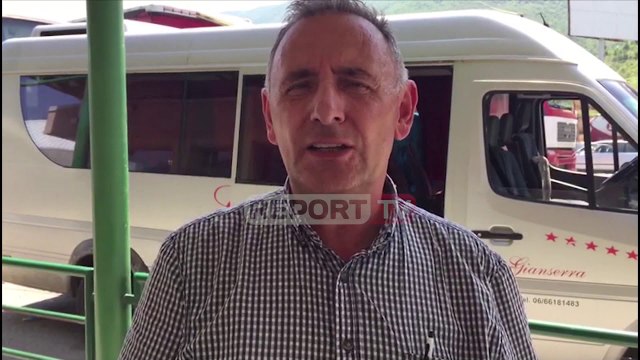 Report TV -Kosova bllokon 8 autobusë me pasagjerë nga Shqipëria në doganën e Morinës