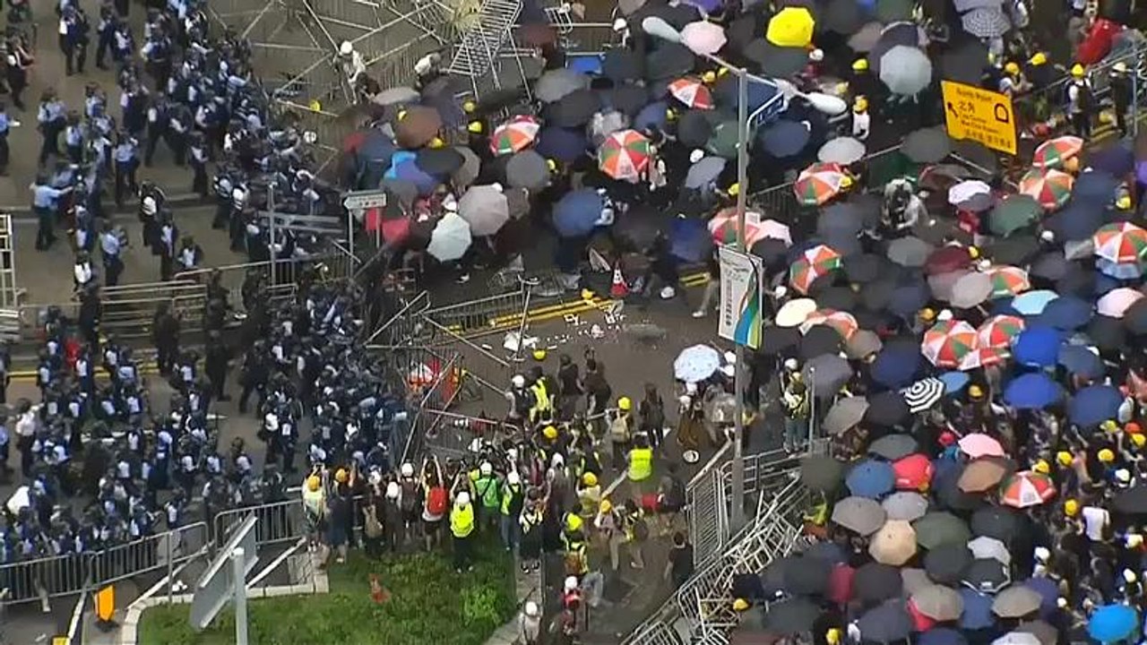 Hongkong setzt Auslieferungsgesetz aus