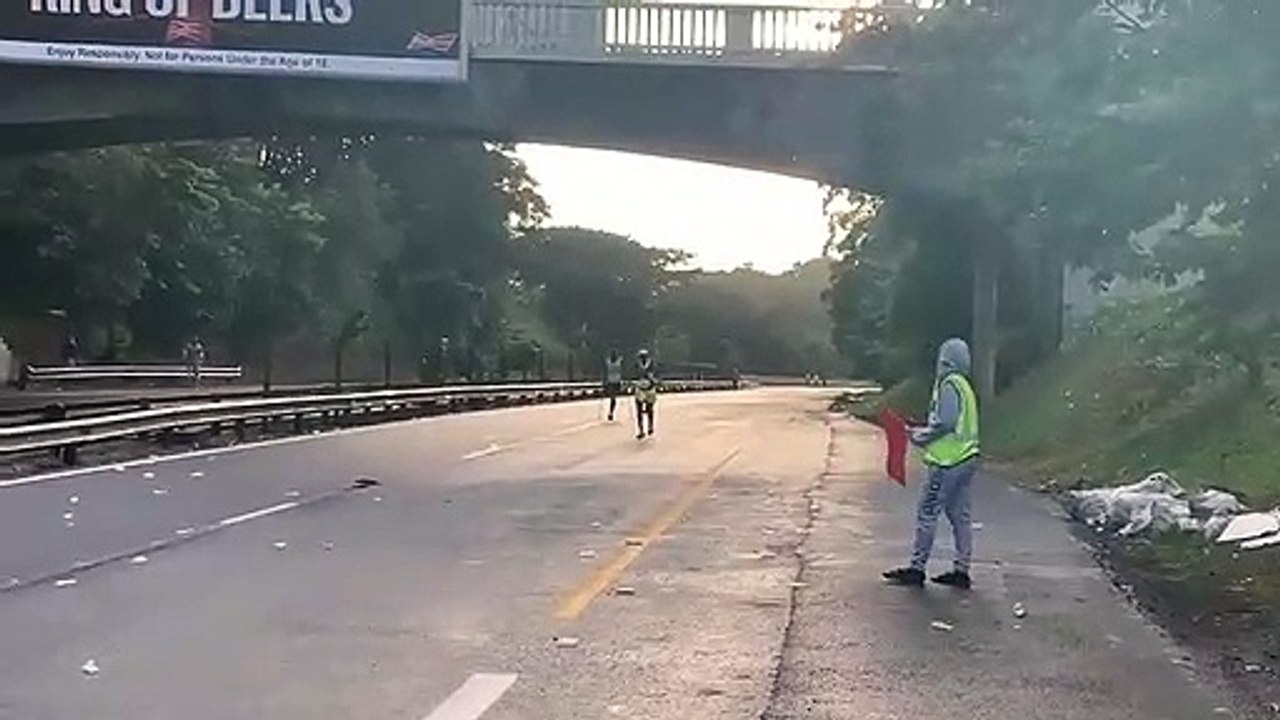 Amputé d'une jambe, il court le marathon à béquilles !
