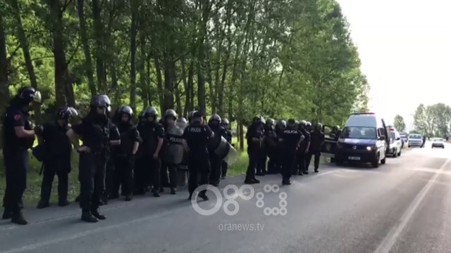 RTV Ora - Rama pritet me protesta, rruga për në Devoll blindohet nga policia