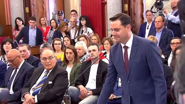 Vox 'incumple' su compromiso con la derecha y el PSOE se hace con la alcaldía de Burgos