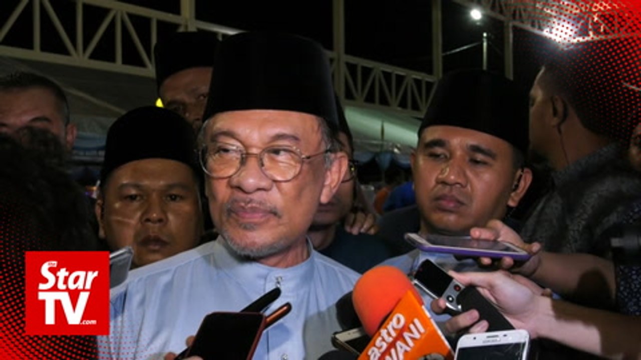 Anwar rubbishes talk that his supporters behind plot to topple Azmin