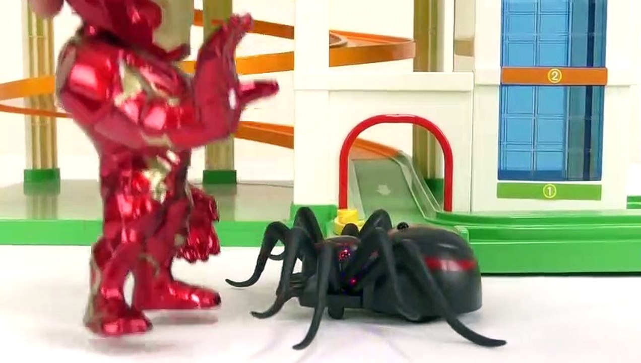 Tayo the little bus Garage & Iron Man, Spider & Cockroach & Centipede Monster, Funny Insect Story