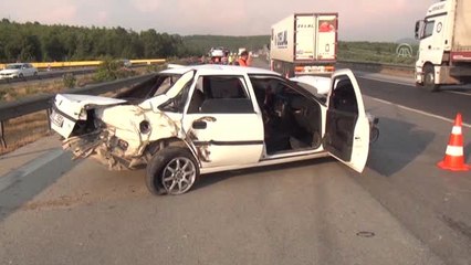 Zincirleme trafik kazası: 2 ölü, 3 yaralı